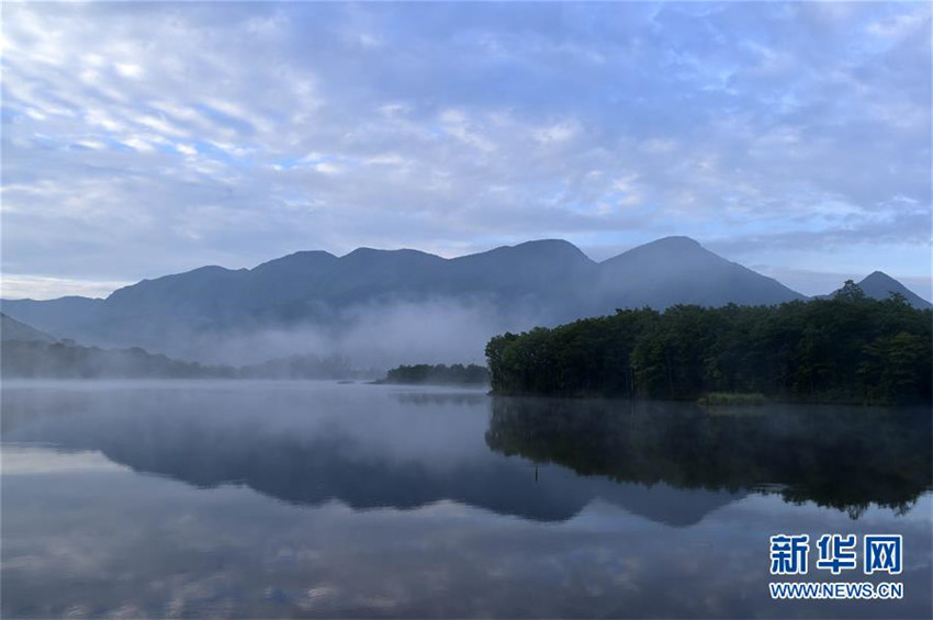 Faszinierende Seenlandschaft von Shennongjia