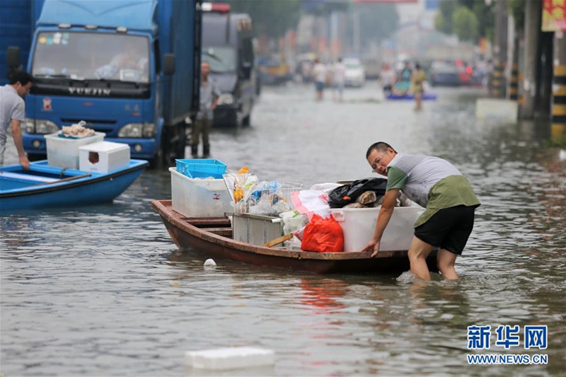 Überschwemmungen in Südchina wegen Starkregen