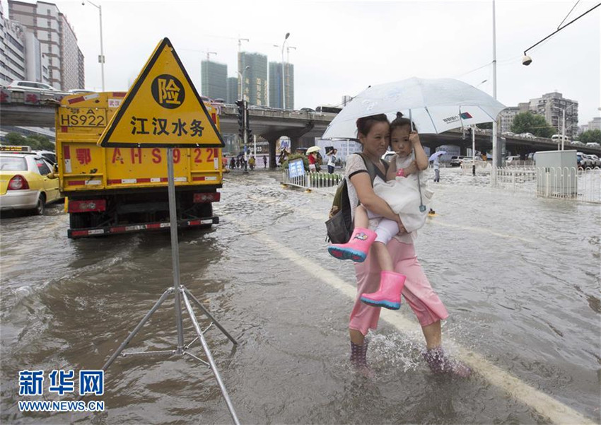 Yangtse-Stadt Wuhan steht nach Regenfällen unter Wasser