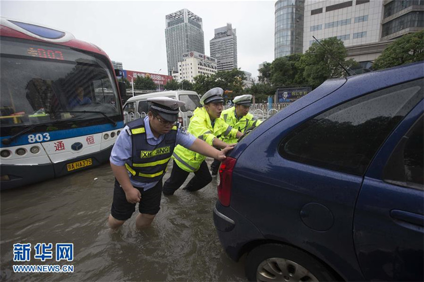 Yangtse-Stadt Wuhan steht nach Regenfällen unter Wasser