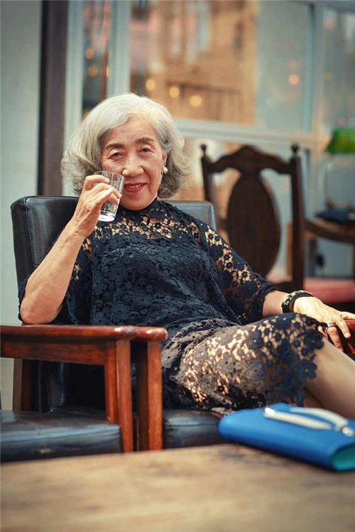 80-Jährige wird zur Mode-Ikone in Chinas sozialen Medien