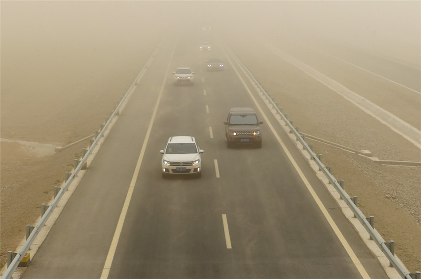 Starker Sandsturm sucht Gansu heim