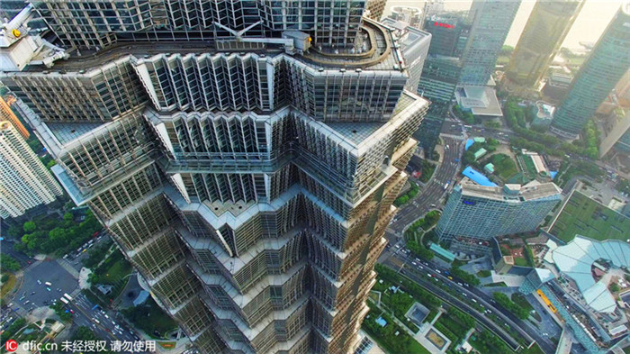 „Glaspfad in den Wolken“ am Jinmao-Gebäude in Shanghai