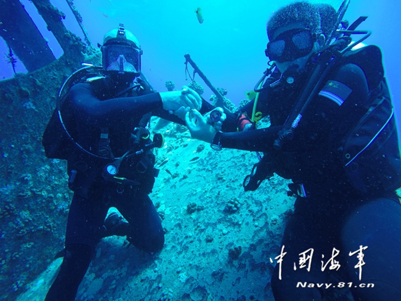 Chinesische Tauchertruppe übt mit ausländischen Seestreitkräften