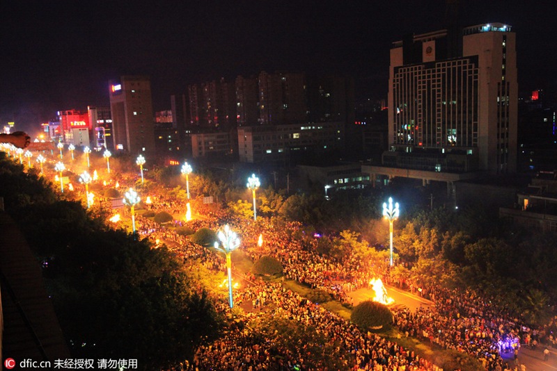 Xichang feiert das Fackelfest 