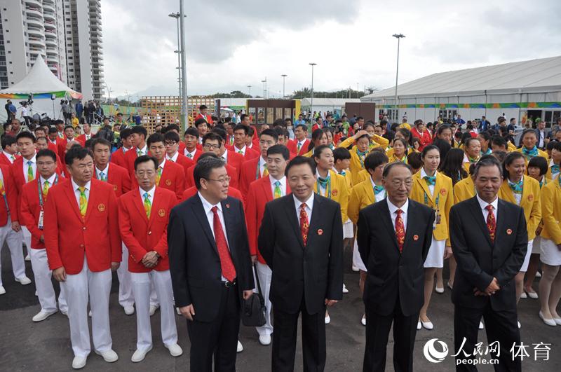 Chinas Flagge in Rio gehisst