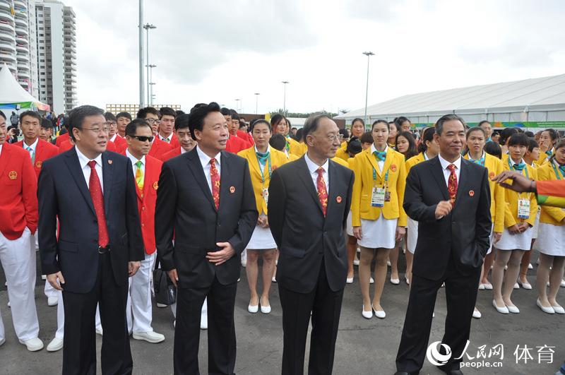 Chinas Flagge in Rio gehisst