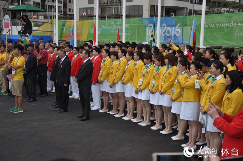 Chinas Flagge in Rio gehisst