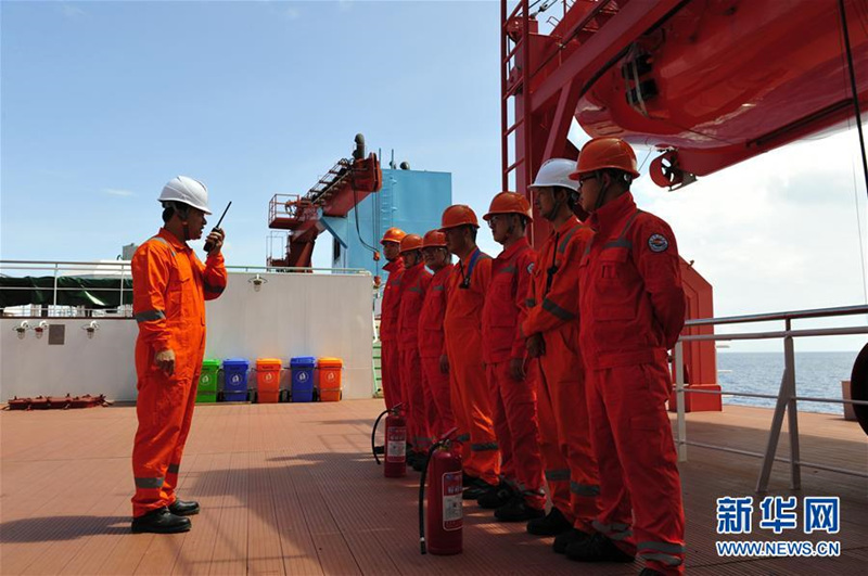 Expeditionsliebhaber besuchen das bemannte U-Boot „Zhangjian“