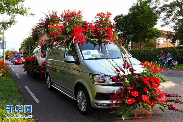 Festzug der Blumenwagen