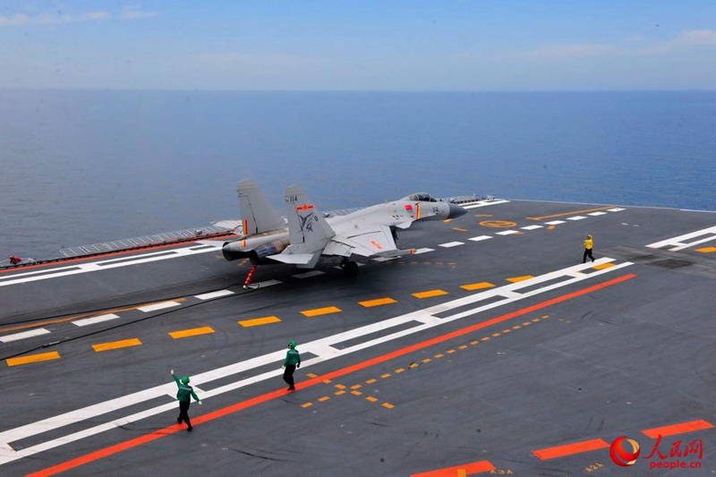 Chinesische Marine intensiviert Training der Flugzeugträger-Piloten