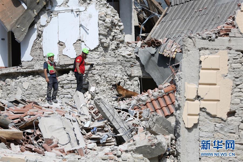 Starkes Erdbeben in Mittelitalien