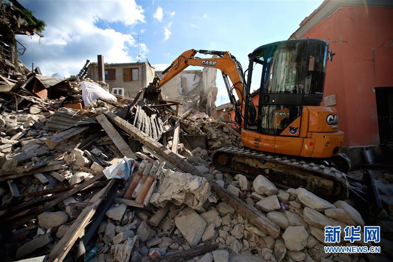 Starkes Erdbeben in Mittelitalien