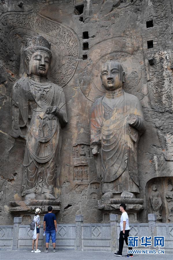 Atemberaubende Steinkunst: Longmen-Grotten in Luoyang