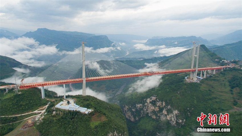 Erfolgreicher Rohbauabschluss der welthöchsten Brücke