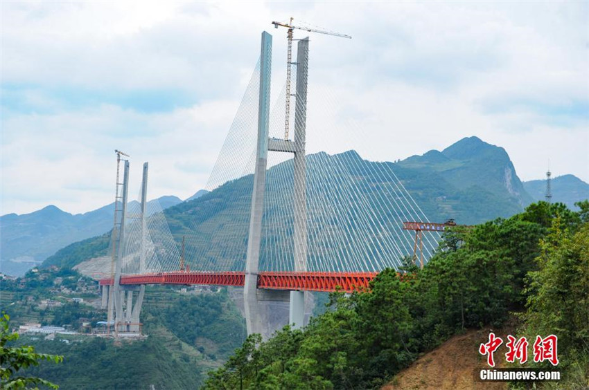 Erfolgreicher Rohbauabschluss der welthöchsten Brücke