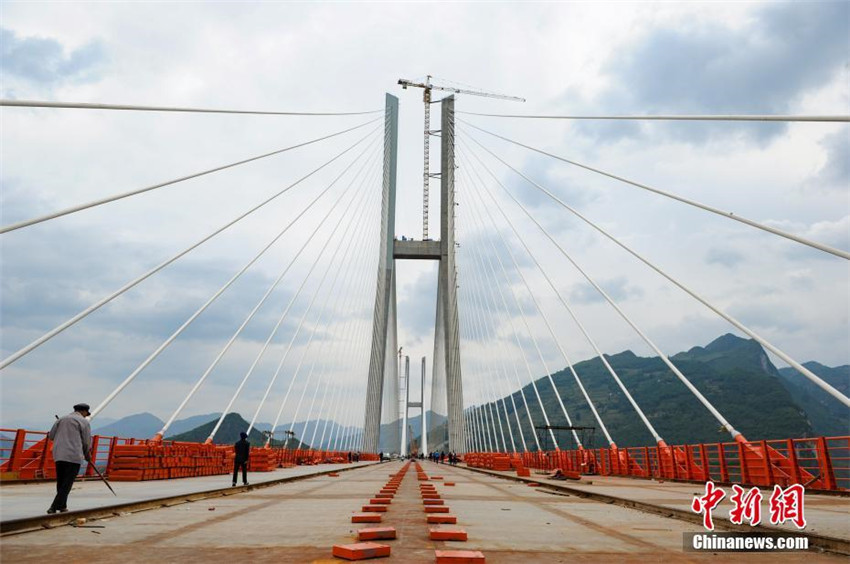 Erfolgreicher Rohbauabschluss der welthöchsten Brücke