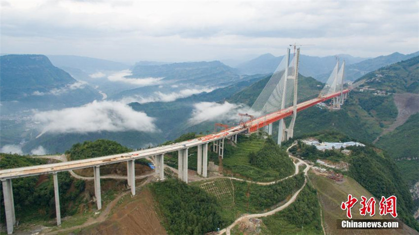 Erfolgreicher Rohbauabschluss der welthöchsten Brücke