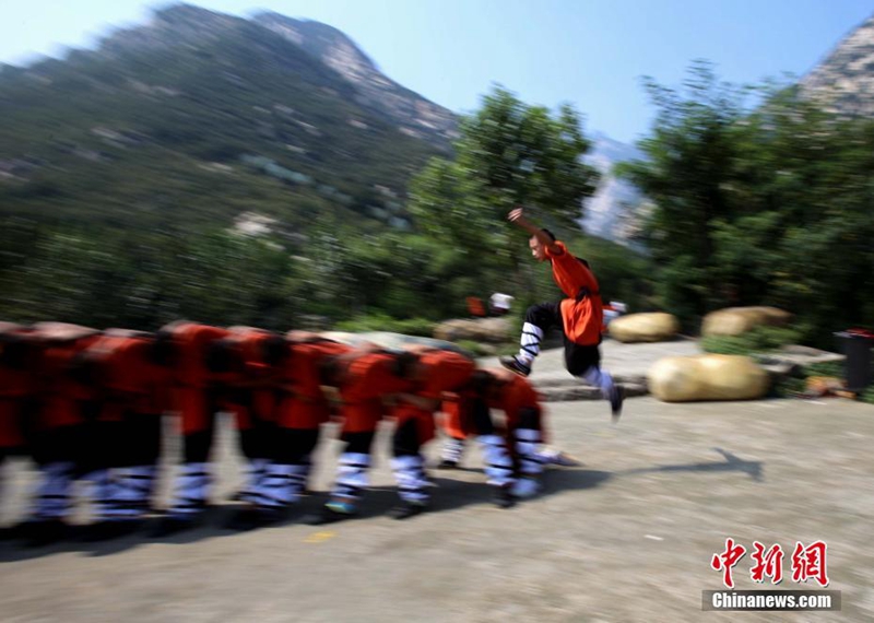 Shaolin-Mönche zeigen ihre Kampfkünste