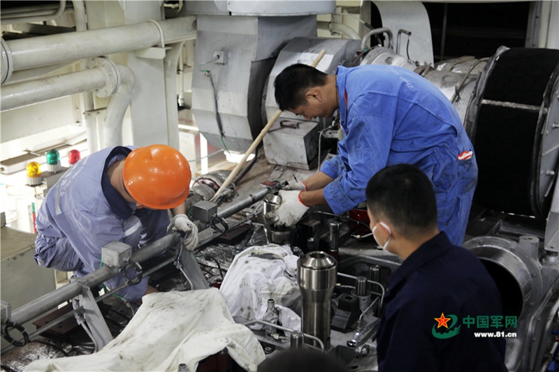 Wartung der Schwergutfrachter für Chinas Trägerraketen