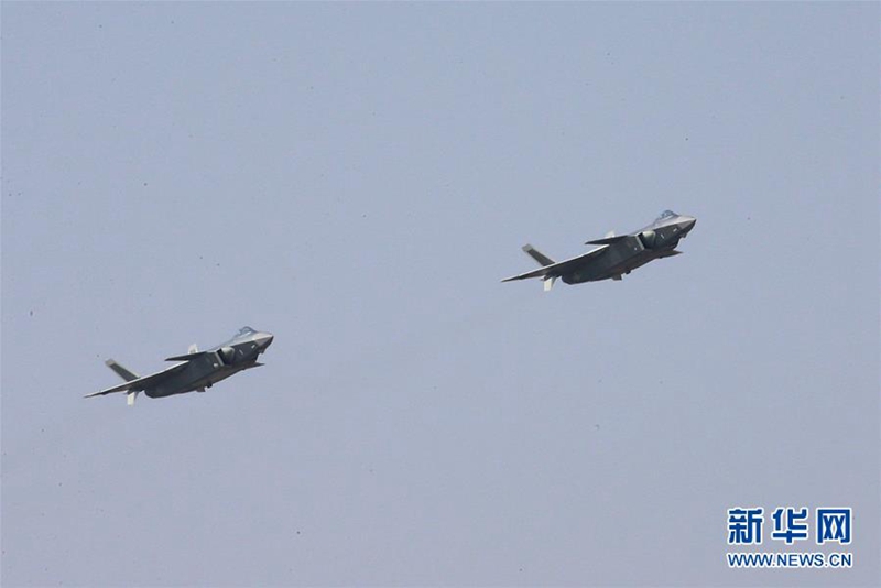 J-20 debütiert auf Airshow China