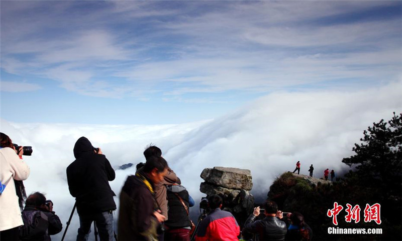 Wolkenmeer auf dem Lushan-Berg in Jiangxi