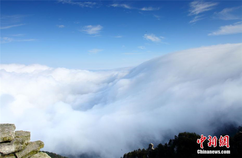 Wolkenmeer auf dem Lushan-Berg in Jiangxi