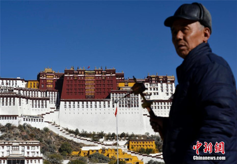 Neuanstrich des Potala-Palasts für das „Fest der Rückkehr Buddhas“