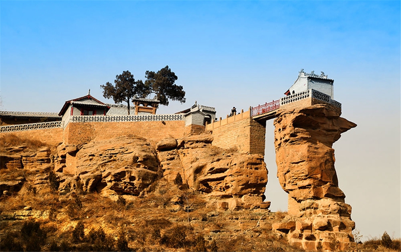 Xianglu-Tempel auf dem riesigen Stein