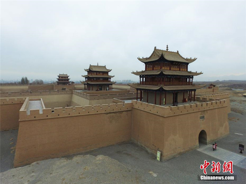 Befestigungsanlage Jiayuguan am Westende der Chinesischen Mauer zeigt ihr neues Aussehen