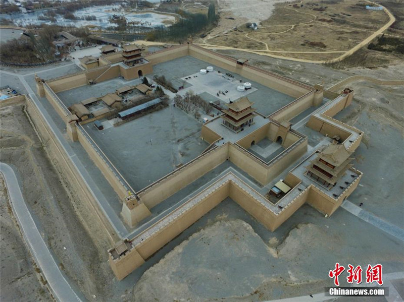 Befestigungsanlage Jiayuguan am Westende der Chinesischen Mauer zeigt ihr neues Aussehen