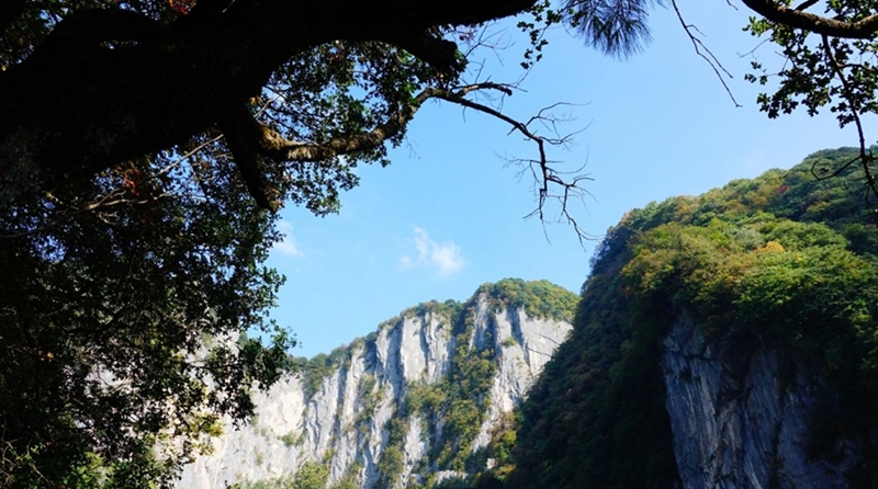 Seltsame Erdlöcher der Weltklasse in Hanzhong gefunden