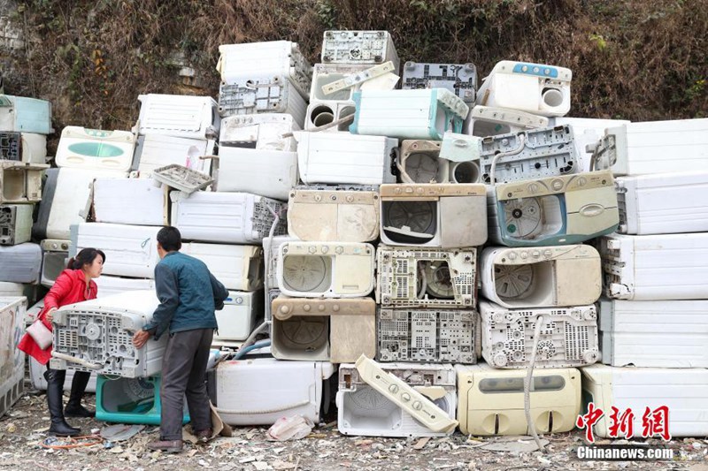 Berg der ausgedienten Haushaltsgeräte in Guiyang