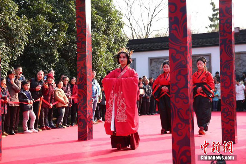 Shanghai: Mit alten Riten ins neue Jahr