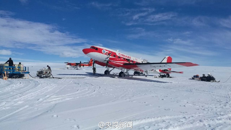 Chinesisches Flugzeug landet erstmals auf Spitze der antarktischen Eiskappe