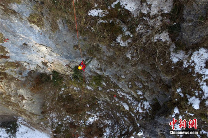 Abfall sammeln am Batai-Berg in Sichuan – ein gefährlicher Beruf