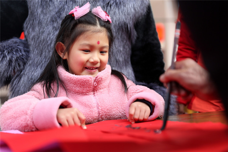 Menschen in ganz China stimmen sich aufs Frühlingsfest ein