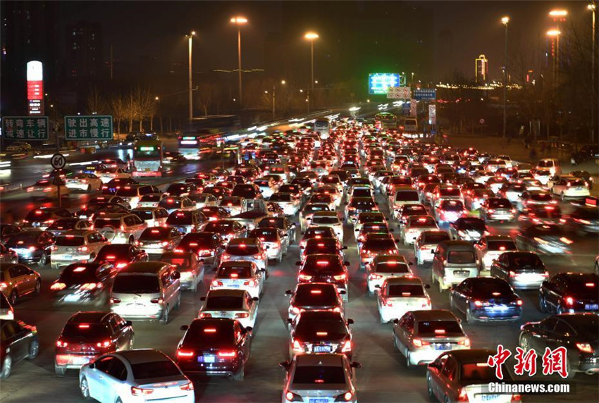 Ende der Frühlingfestferien: Lange Staus auf der Autobahn