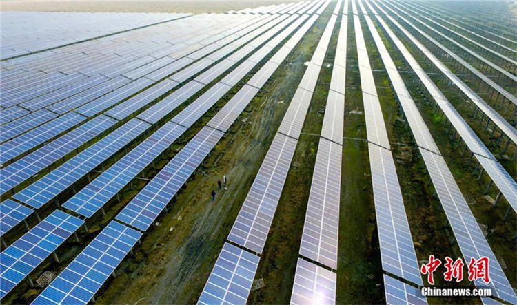 Luftaufnahmen eines Photovoltaik-Kraftwerks in Jiangxi