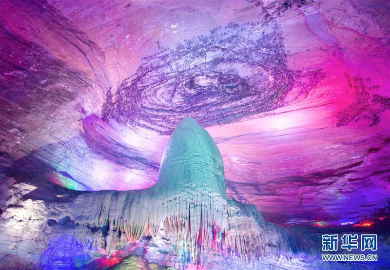 Jiujiangs fantastische Drachenpalast-Höhle