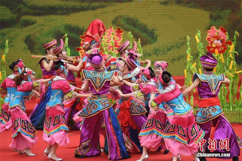 Gexu: Guangxis Minderheiten feiern ihr traditionelles Gesangsfestival