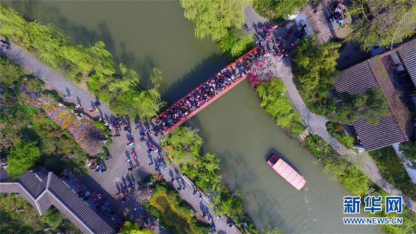 Luftbilder: Frühlingslandschaft in südwestchinesischer Provinz Guizhou