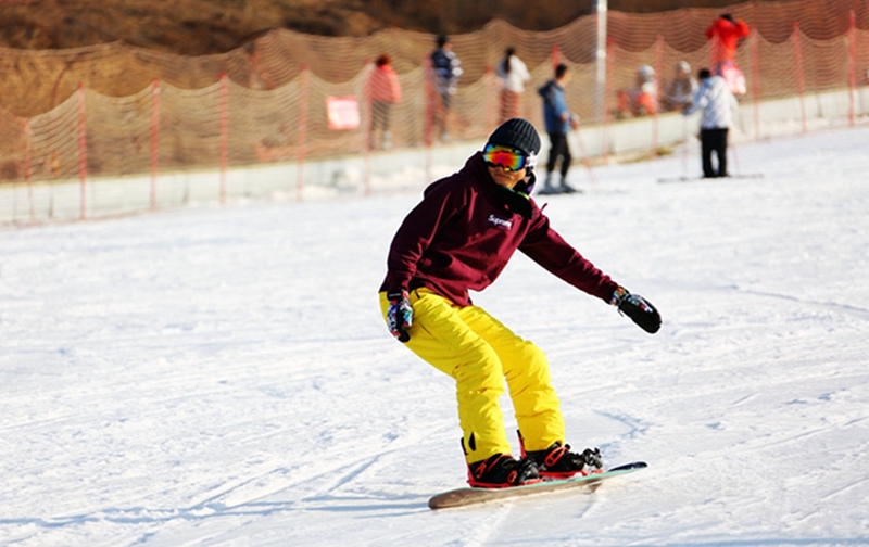 Zum Skilaufen im Winter nach Zhaojin in Shaanxi