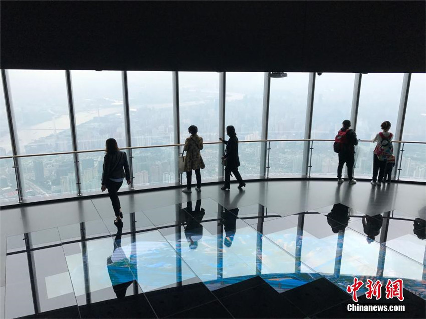 Shanghai Tower: 546 Meter hohe Aussichtsplattform für Touristen