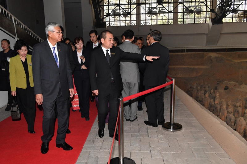 Präsident aus Myanmar besucht Museum von Qin-Mausoleum
