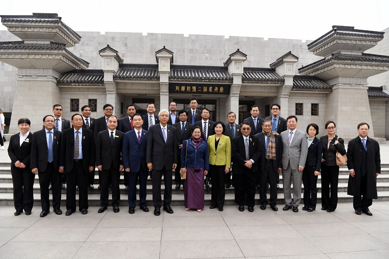 Präsident aus Myanmar besucht Museum von Qin-Mausoleum