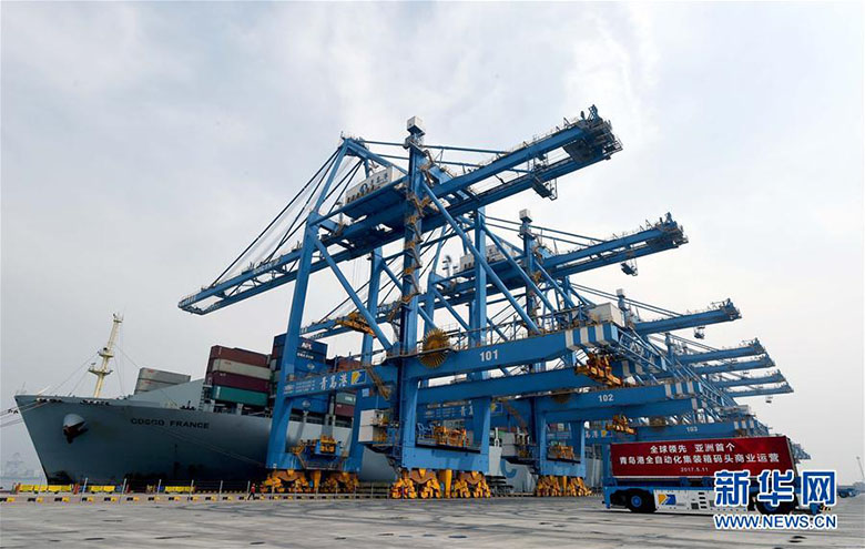 Inbetriebnahme eines vollautomatisierten Containerterminals im Qingdaoer Hafen