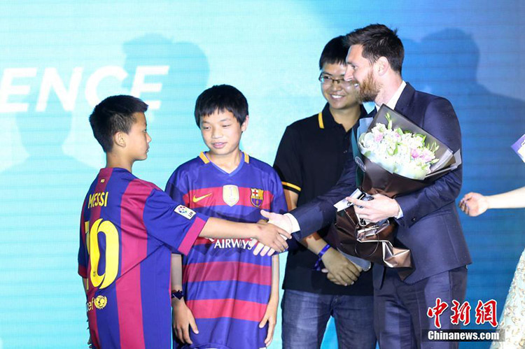 Messi eröffnet interaktiven Fußball-Erlebnisraum in China