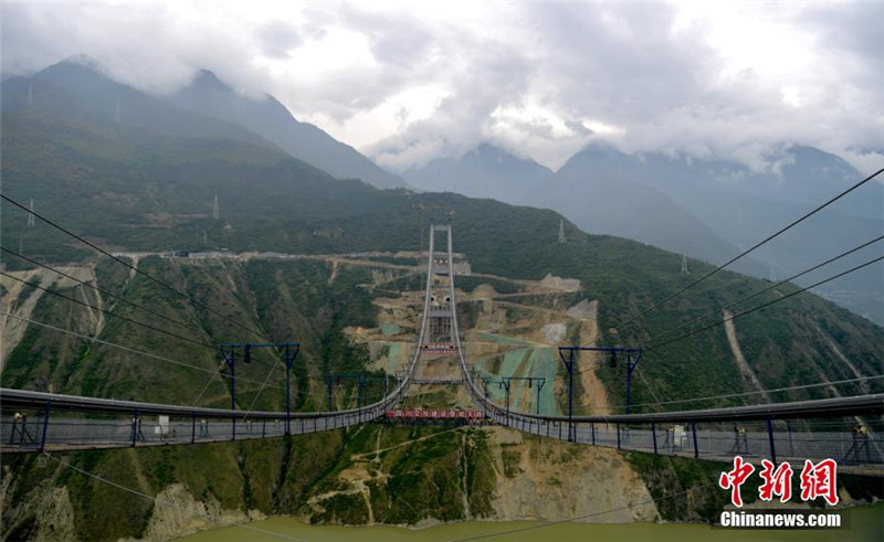 „Brücke Nr.1 der tibetischen Region Sichuans“ im zügigen Aufbau