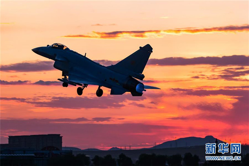 Internationaler Militärwettbewerb 2017: F-10B stellt sich vor
